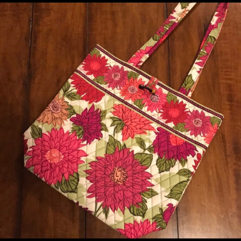 Toggle tote